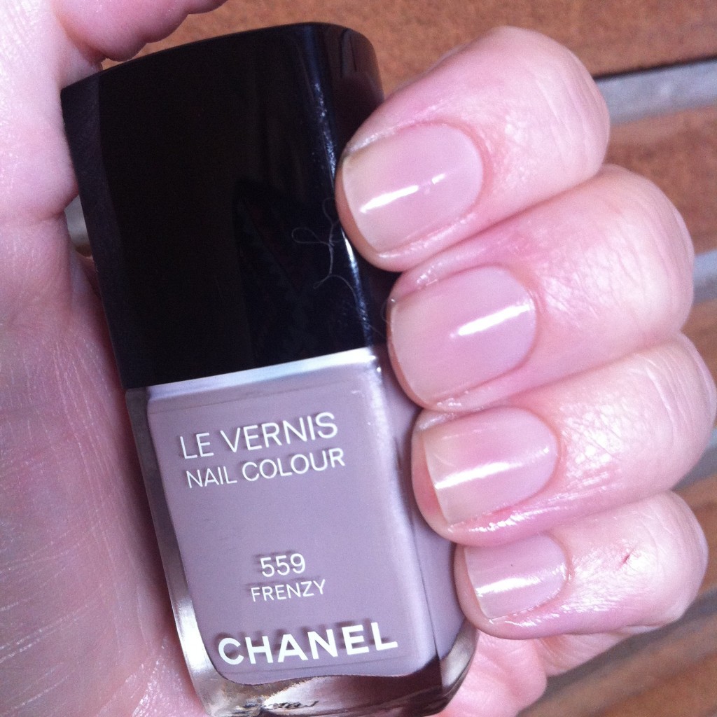 Chanel Le Vernis in Frenzy Is Gorgeous! – DALY BEAUTY