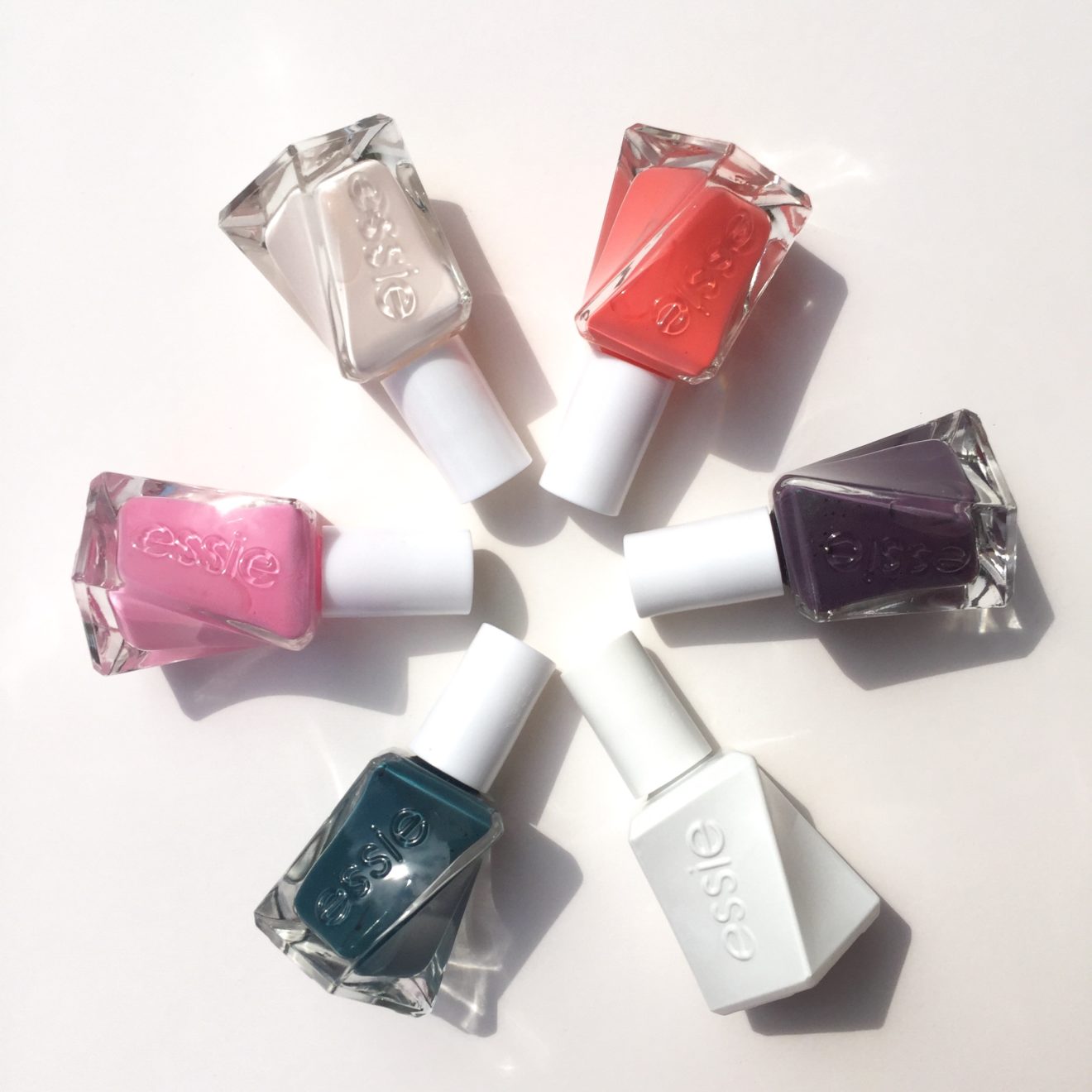 Essie Gel Couture: Gorgeous Shades In A Gel Formula You Can Apply Yourself!