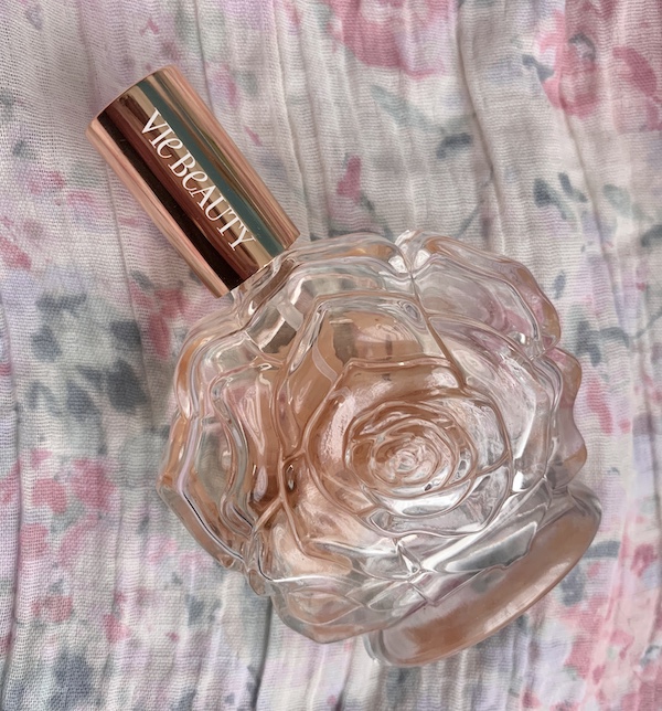 Review: 30 Roses Rosewater by Vie Beauty